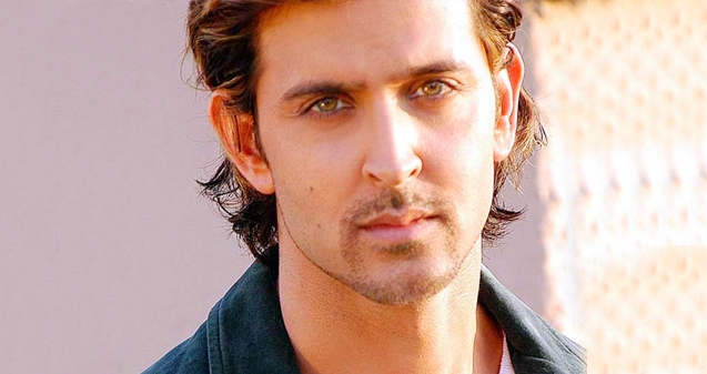 Bollywood flocks to meet Hrithik Roshan},{Bollywood flocks to meet Hrithik Roshan